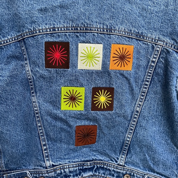 Unique Gap Denim Jacket - Picture 5 of 10